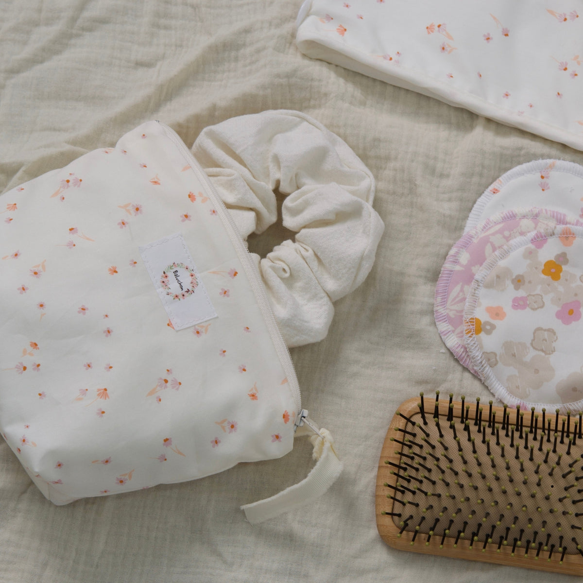 Trousse (moyen) - Fleurs jaunes